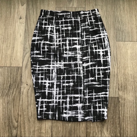 Bebe Black and White Slit Skirt - Picture 2 of 3